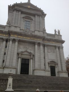 Front der St. Ursenkathedrale