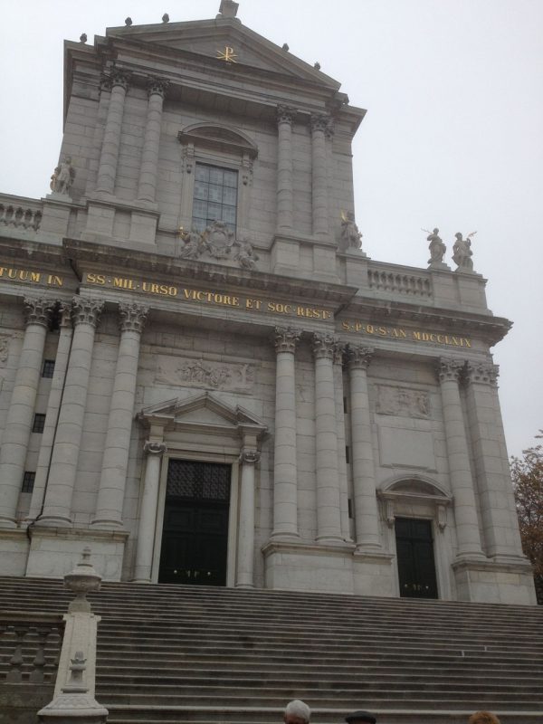 Front der St. Ursenkathedrale