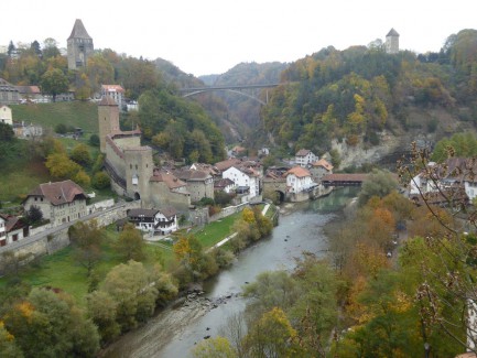 Blick in die Unterstadt an der Saane