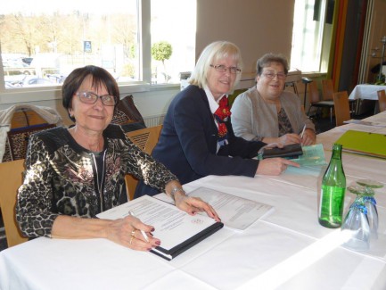 Aktuarin, neue und alte Kassierin