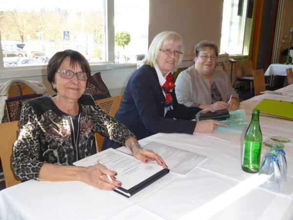 Aktuarin, neue und alte Kassierin