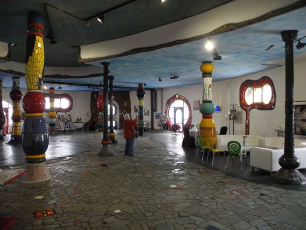 Im Innenhof der Markthalle